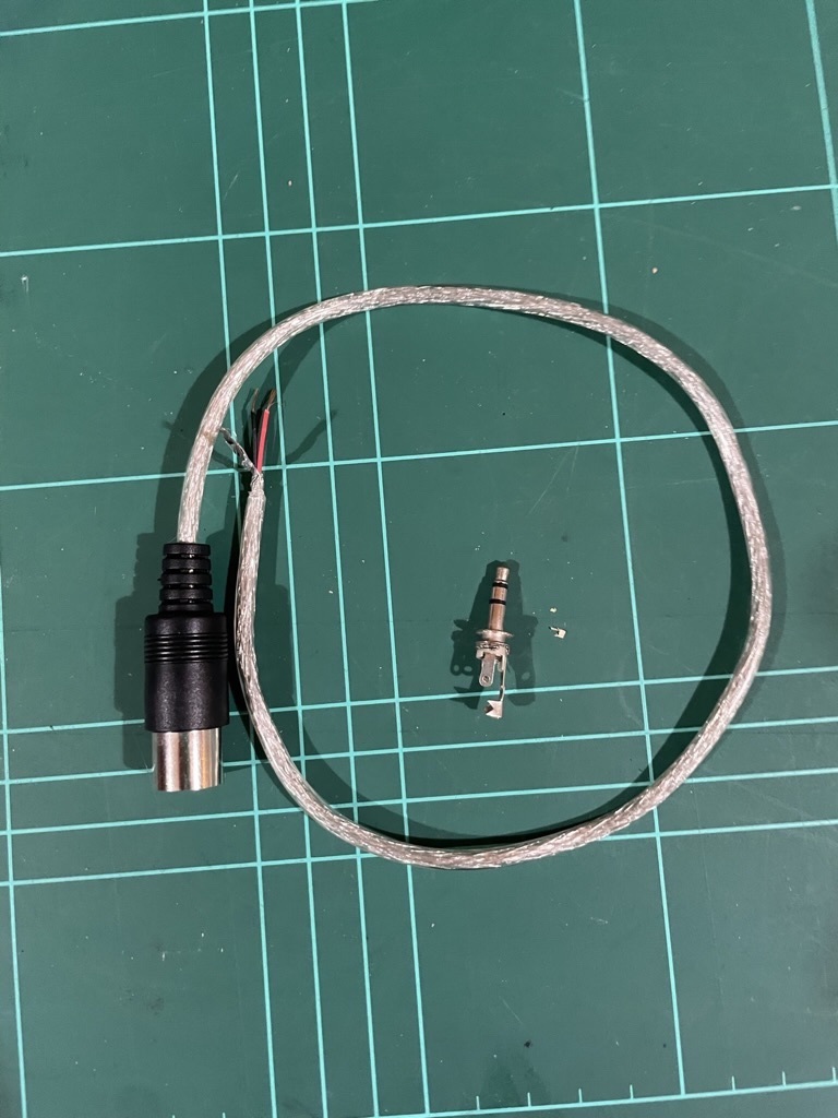 The parts we'll need. A midi jack and a 3.5mm jack